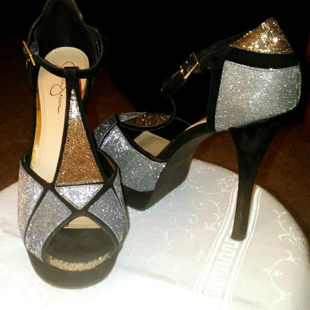 - BRAND NEW HEELS -